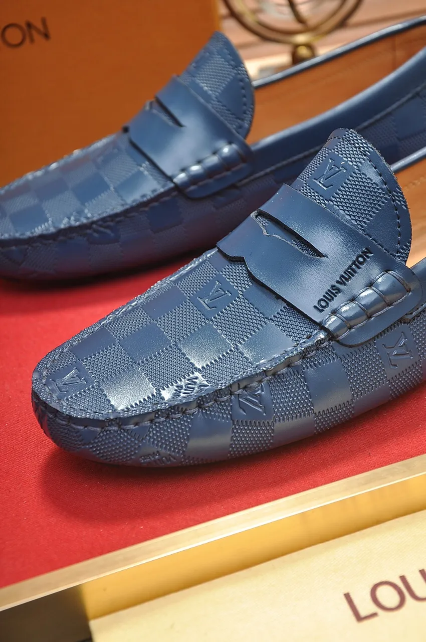 Men's men's shoes 💰420💶 [LV Doudou shoes] (water-dyed cowhide lining) new model is on the market, available on the official website. The new Doudou shoes are processed into single-color materials, and the uppers are made of imported cowhide material. The body of the shoe is fully hemmed with mark thread, and is lined with imported original cowhide leather. The elegant shoe shape is super suitable for all-matching, and the size is 38-44.